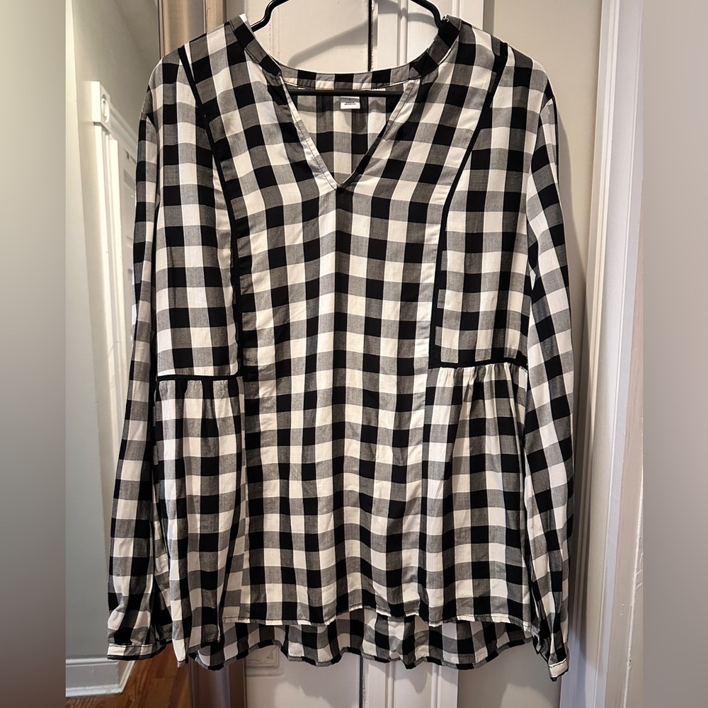 Black and White Old Navy Blouse